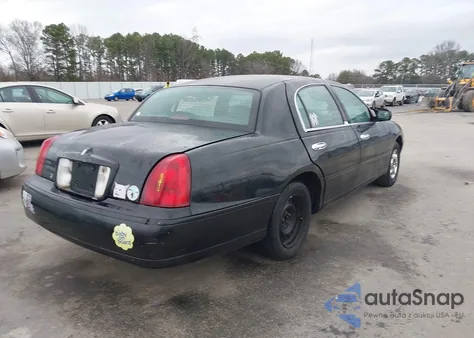 1999 Lincoln Town Car Signature from USA, damaged, VIN 1LNHM82W8XY619055